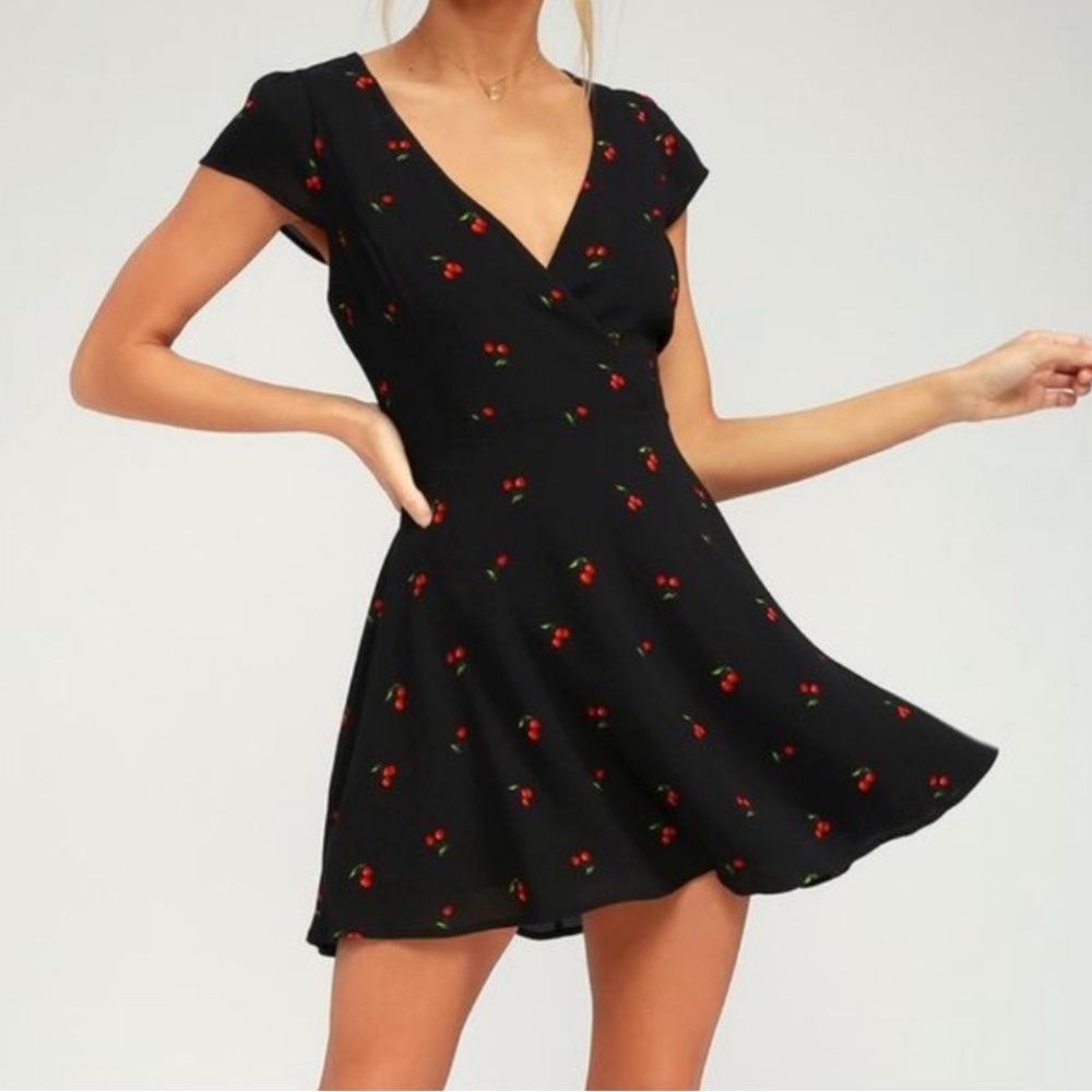 Lulu's Black Cherry Pattern Mini Dress NWT  Large